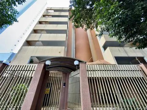 Apartamento à venda em Maringá, Zona 07, com 3 quartos, com 175.4 m², Edifício Edgard Mattos
