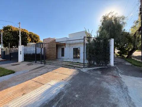 Casa para alugar em Maringá, Conjunto Habitacional Céu Azul, com 3 quartos, com 100.57 m²