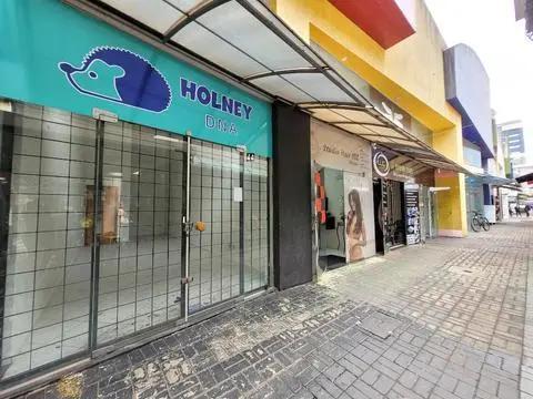 Sala para alugar em Maringá, Zona 01, com 31.66 m², Via Estação